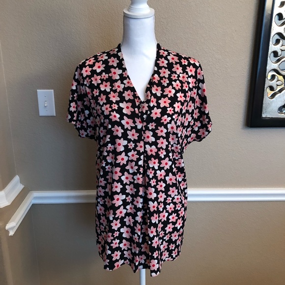 CAbi Tops - Cabi flowered top